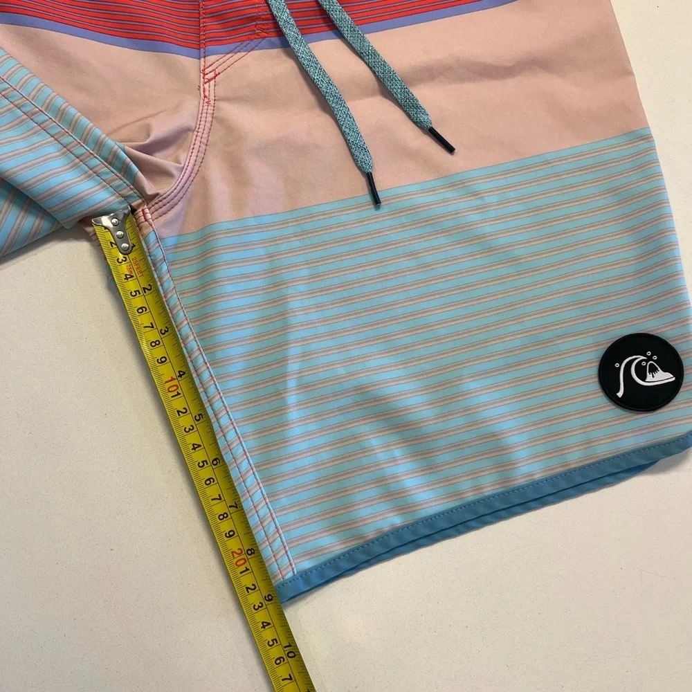 Quiksilver Surfsilk Tijuana 19” Boardshorts Striped Preppy Coastal Vacation📐31